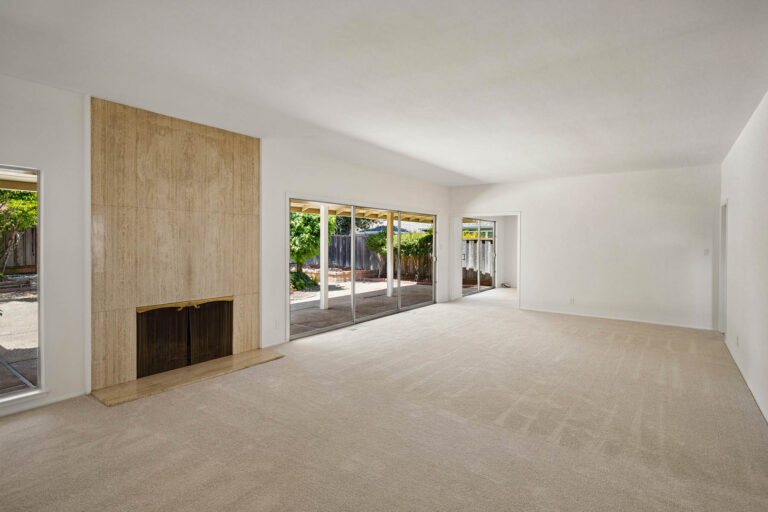 Living and Dining (1)